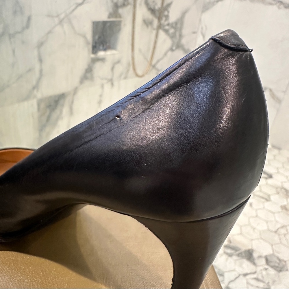 Bally | Sirena | 8.5 | Black Leather Classic Round Toe Pumps Heels - Picture 7 of 9